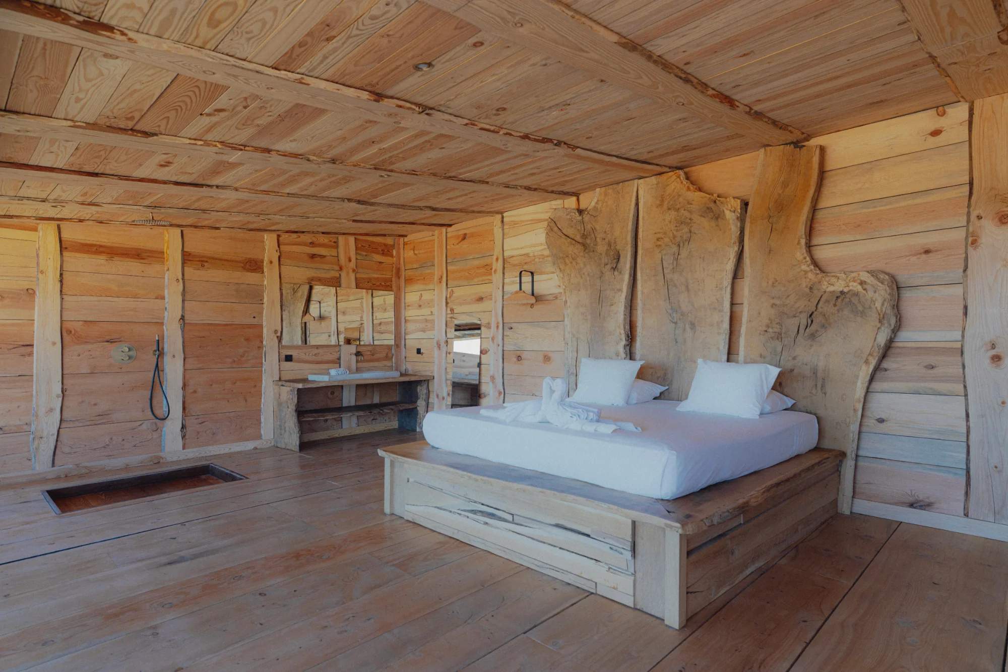 Contemplation, the bridal suite of the terres de Sarson